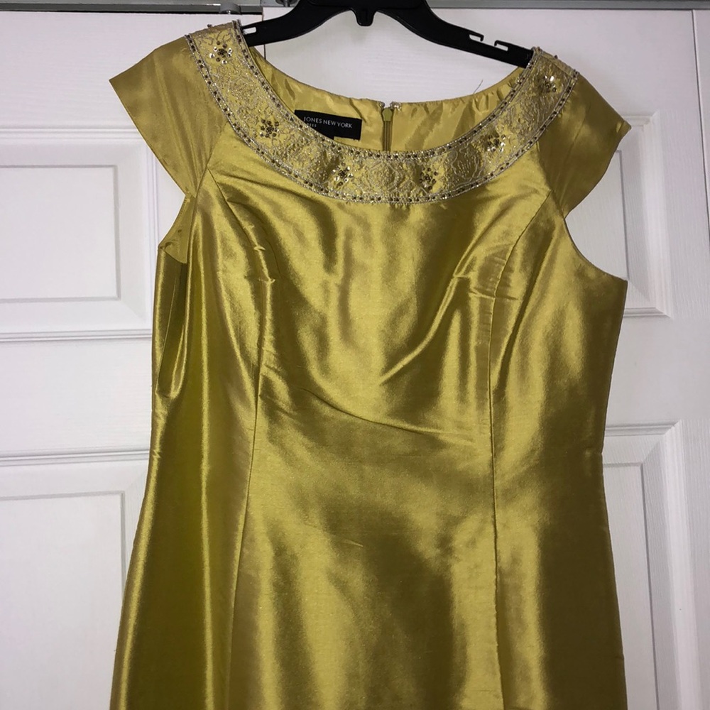 Dress - Picture 3 of 4